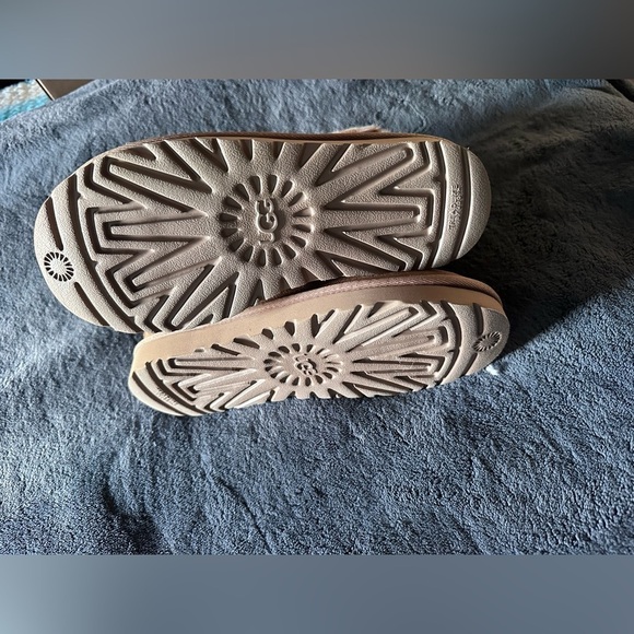 NIB UGG Bailey Mini Logo Strap Bootie - Size Womens 5 - Color Brown - Picture 8 of 13